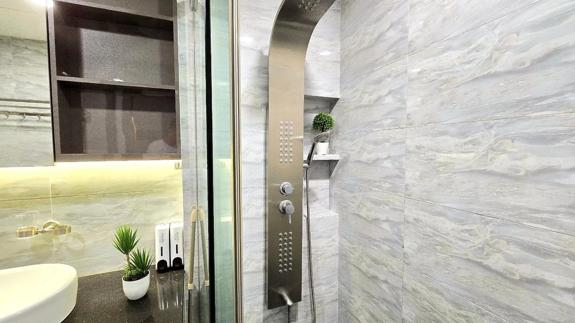 Apartment Loft Suite Seaview Near Jb Ciq 6-7Pax Johor Bahru Ma­lay­sia