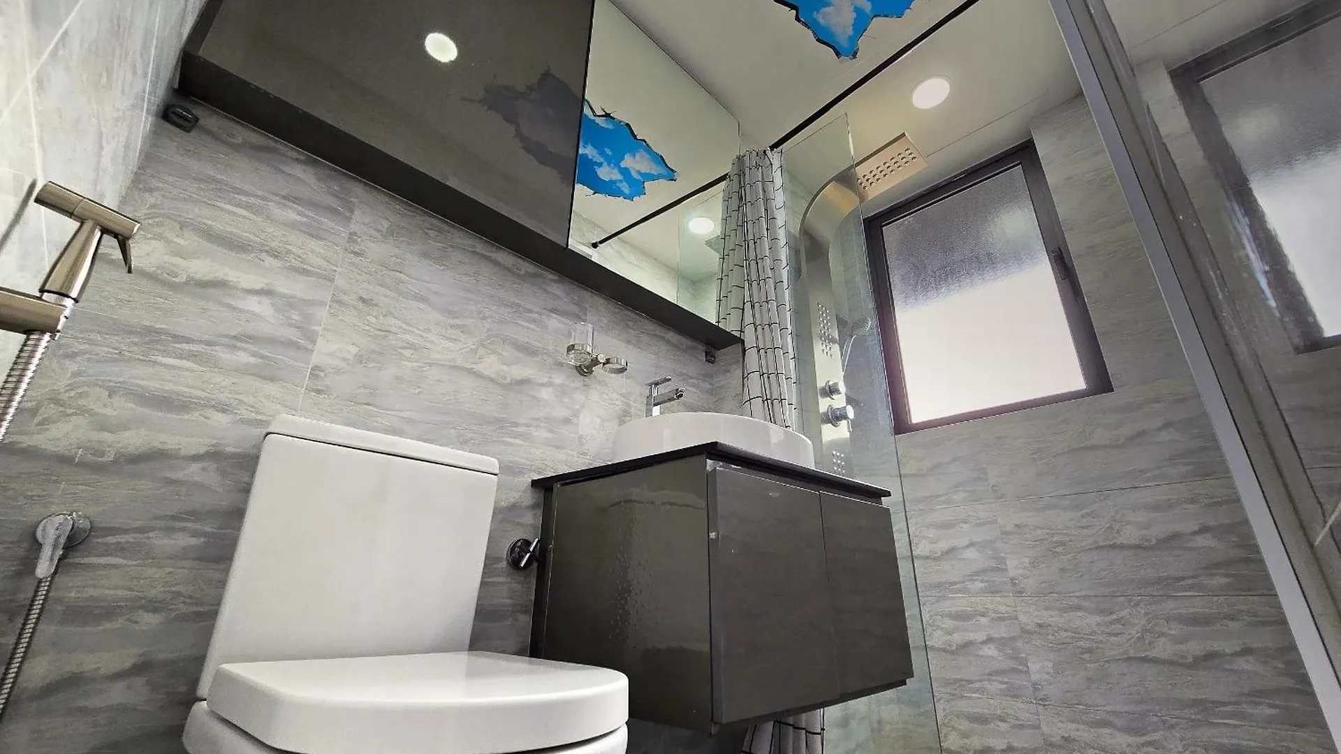 Loft Suite Seaview Near Jb Ciq 6-7Pax Johor Bahru Appartamento