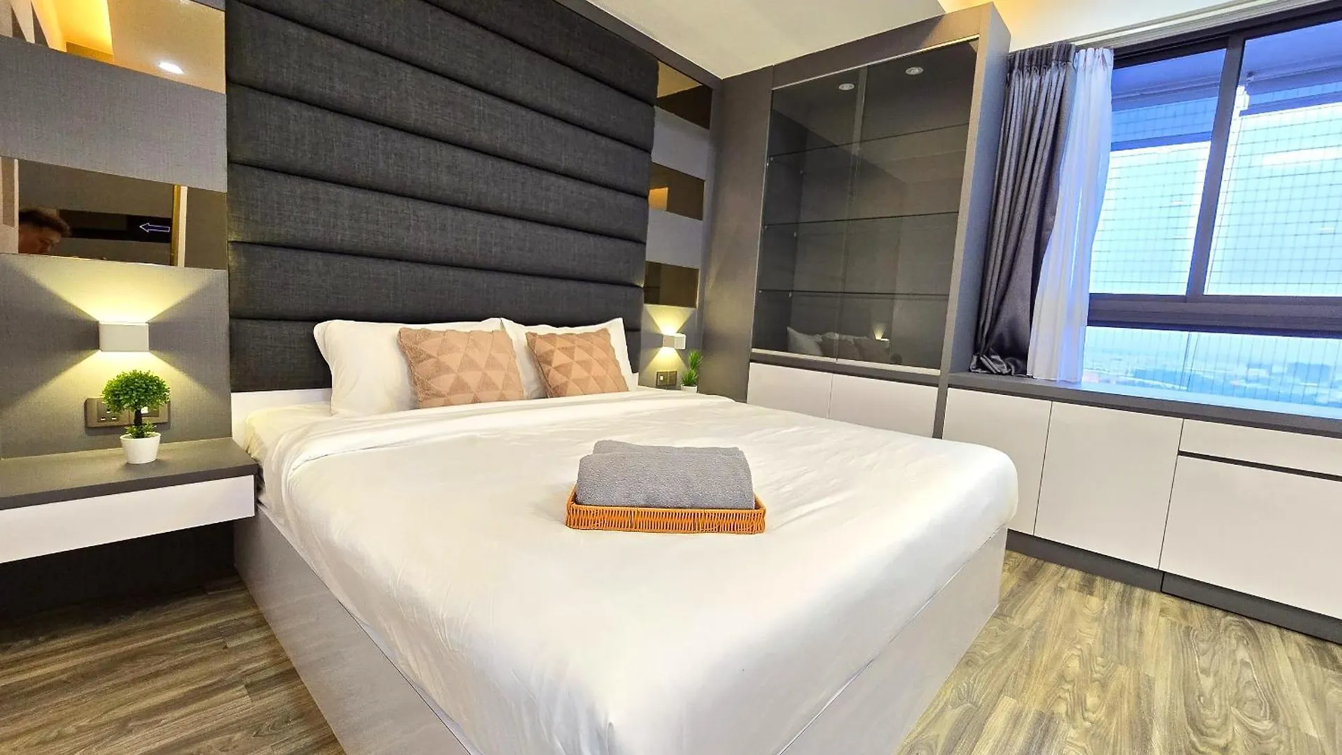 Loft Suite Seaview Near Jb Ciq 6-7Pax Johor Bahru Appartamento
